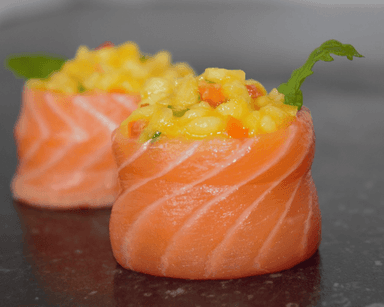 Gunkan; Łosoś, Salsa mango